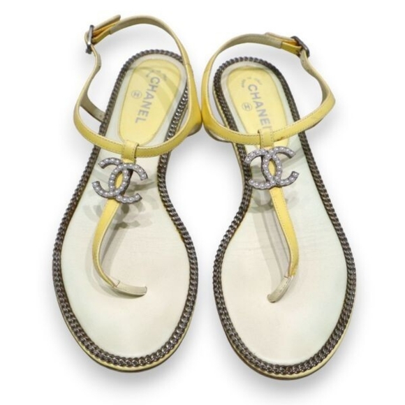 Chanel Beautiful CC Pearl Patent Leather Sandals! - Picture 7 of 16